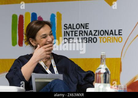 Torino, Italia. 11 maggio 2024. La giornalista Daria Bignardi è ospite della Fiera del Libro di Torino 2024 Credit: Marco Destefanis/Alamy Live News Foto Stock