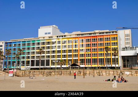 Il colorato hotel Dan sulla spiaggia di Frishman a Tel Aviv, Israele. Foto Stock