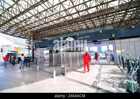 Stazione ferroviaria hashalom a Tel-Aviv, Israele. Foto Stock