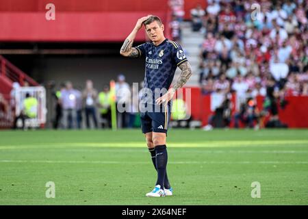 Granada, Granada, Spagna. 11 maggio 2024. Toni Kroos del Real Madrid CF durante la partita di Liga tra Granada CF e Real Madrid CF allo stadio Nuevo Los CÃrmenes l'11 maggio 2024 a Granada, Spagna. (Credit Image: © José M Baldomero/Pacific Press via ZUMA Press Wire) SOLO PER USO EDITORIALE! Non per USO commerciale! Foto Stock