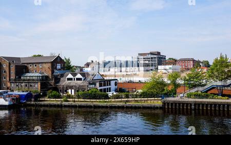 I lavori di costruzione sono iniziati nel centro della città di Stockton a Tees, Inghilterra, Regno Unito, dopo il completamento dei lavori di demolizione come parte dei piani del Consiglio Foto Stock