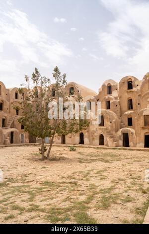 Un antico ksar - villaggio berbero - nel sud della Tunisia Foto Stock