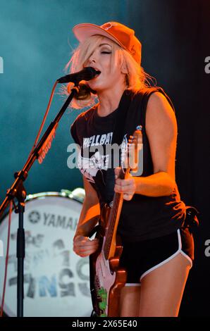 Katie White - The Ting Tings, V2012, Hylands Park, Chelmsford, Essex, Regno Unito - 18 agosto 2012 Foto Stock