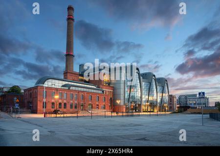 Lodz, Polonia. Vista dell'ex centrale termica convertita in uno spazio pubblico Foto Stock