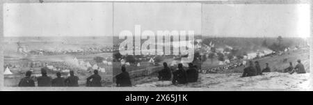 Viste panoramiche dell'accampamento dell'Armata di Potomac a Cumberland Landing, sul fiume Pamunky, 1862 maggio. Immagine in alto in due sezioni; immagine in basso in tre sezioni., Collezione fotografica Guerra civile.. Campi militari--Unione--Virginia--Cumberland--1860-1870. , Stati Uniti--storia--Guerra civile, 1861-1865--strutture militari--Unione. Foto Stock