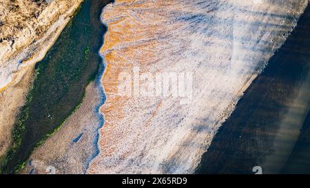 Vista aerea della Textured Riverbank a Cedar Bluff, Iowa Foto Stock