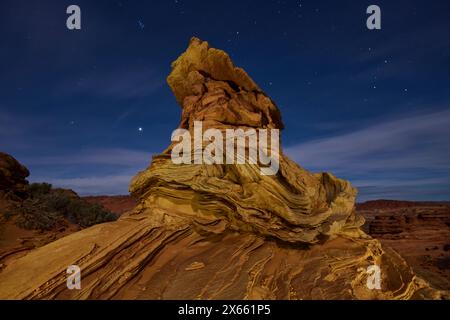 Hoodoo e strane formazioni turbolente nel deserto dell'Arizona Foto Stock