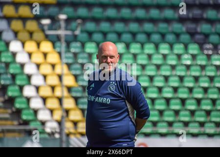 Den Haag, Paesi Bassi. 11 maggio 2024. Bingoal Stadion, 11 maggio 2024: Allenatore portiere Ajax prima della partita Azerion Eredivisie Vrouwen tra ADO Den Haag e Ajax al Bingoal Stadion di Den Haag, Paesi Bassi (Arne van der Ben/SPP) crediti: SPP Sport Press Photo. /Alamy Live News Foto Stock