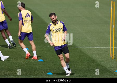 Madrid, Spagna. 13 maggio 2024. Jose Ignacio Fernandez Iglesias, conosciuto come Nacho Fernandez del Real Madrid CF si riscalda durante la sessione di allenamento alla vigilia della partita di calcio della settimana sportiva 2023/2024 la Liga EA 36 tra il Real Madrid CF e il Deportivo Alaves al campo di allenamento del Real Madrid CF. (Foto di Federico Titone/SOPA Images/Sipa USA) credito: SIPA USA/Alamy Live News Foto Stock