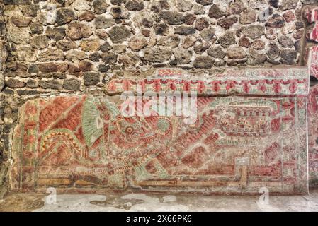 Murale di giaguaro vestito umano, Palazzo di Tetitla, zona archeologica di Teotihuacan, Stato del Messico, Messico Foto Stock