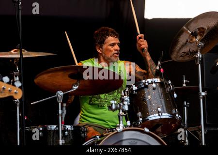 Kevin Fitzgerald dei Circle Jerks si esibisce dal vivo al ponte di Milano, il 12 maggio 2024. (Foto di Mairo Cinquetti/NurPhoto) Foto Stock