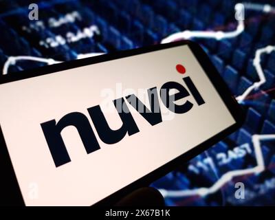 Konskie, Polonia - 12 maggio 2024: Logo dell'azienda Nuvei visualizzato sul telefono cellulare Foto Stock