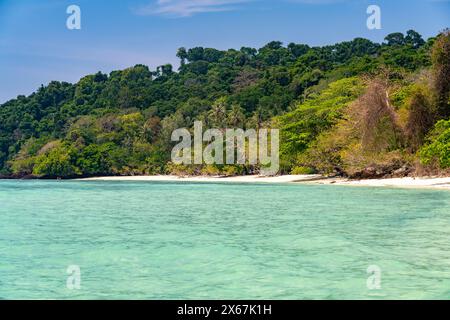 Dream Beach Ao-niang sull'isola di Koh Kradan nel Mare delle Andamane, votata la spiaggia più bella del mondo nel 2023, Thailandia, Asia Foto Stock