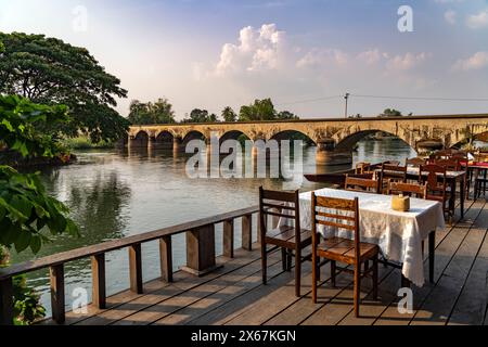 L'ex ponte ferroviario francese sul Mekong tra Don Det e Don Khon, si Phan Don, provincia di Champasak, Laos, Asia Foto Stock