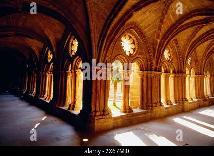 Chiostro di Nuestra Señora de Rueda monastero. Escatron, provincia di Zaragoza, Aragona, Spagna. Foto Stock