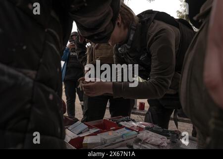 Charkiv, Ucraina. 13 maggio 2024: I civili che vivono a Vovchansk e nelle regioni circostanti vengono evacuati dalle loro case. Mentre la Russia tenta di reinvadere l'Ucraina settentrionale il 13 maggio 2024. (Credit Image: © Svet Jacqueline/ZUMA Press Wire) SOLO PER USO EDITORIALE! Non per USO commerciale! Crediti: ZUMA Press, Inc./Alamy Live News Foto Stock