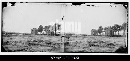 Fair Oaks, Virginia. Vista posteriore della vecchia casa, del frutteto e del pozzo di Seven Pines. Oltre 400 soldati furono sepolti qui dopo la battaglia di Fair Oaks, fotografie della guerra civile 1861-1865 Foto Stock