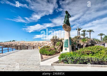 El Hombre del Mar, statua, Paseo Maritimo Juan Aparicio, Playa del cura, opera d'arte, monumento, Torrevieja, Alicante, Comunità Valenciana, Spagna, Foto Stock