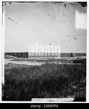 Charleston, South Carolina (nelle vicinanze). Stockade su Morris Island dove i prigionieri confederati furono confinati sotto il fuoco per rappresaglia per aver messo i prigionieri federali sotto fuoco a Charleston, foto della guerra civile 1861-1865 Foto Stock