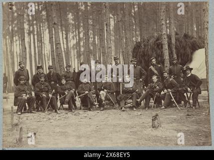 Ufficiali della 114th Pennsylvania Infantry di fronte a Petersburg, Virginia, agosto 1864, Civil War Photographs 1861-1865 Foto Stock