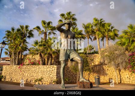 Monumento al Mirador Javier Perez Ramos a Playa del Duque, Costa Adeje, Tenerife, Isole Canarie, Spagna Foto Stock