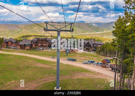 Indipendenza SuperChair Ski lift al Grand Lodge Resort sul picco 7 mountain a Breckenridge, Colorado. Foto Stock