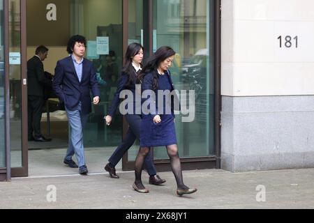 Westminster, Londra, Regno Unito. 13 maggio 2024. Le famiglie dei tre imputati maschi apparvero alla Westminster Magistrates Court dopo le accuse ai sensi del National Security Act per assistere il servizio di intelligence di Hong Kong. Crediti: Shing Hei Yip/Alamy Live News Foto Stock