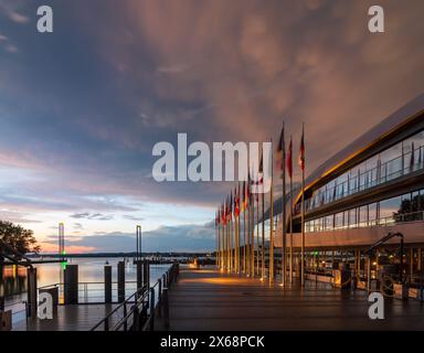 Bregenz, lago Bodensee (lago di Costanza), porto, nave passeggeri, tramonto a Bodensee (lago di Costanza), Vorarlberg, Austria Foto Stock