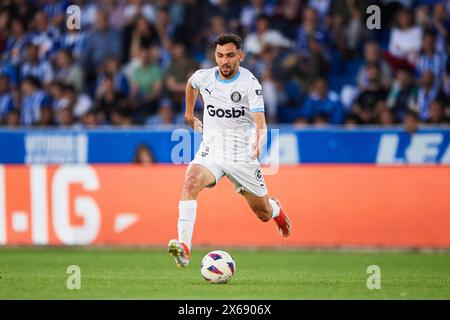 Ivan Martin del Girona FC con il pallone durante il LaLiga EA Sports match tra Deportivo Alaves e Girona FC allo stadio Mendizorrotza il 10 maggio 202 Foto Stock