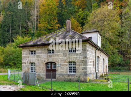 Bad Urach - Seeburg, la centrale elettrica di Seeburg fu costruita nel 1920 da Christian Döbler e fu utilizzata per fornire energia elettrica ai cementifici di Münsingen, la centrale può essere visitata su richiesta presso la società di pubblica utilità di Münsingen Foto Stock