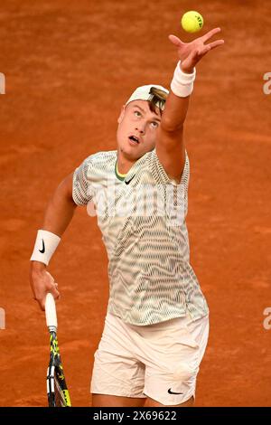 Roma, Italia. 13 maggio 2024. Holger Rune di Danimarca in azione durante la partita contro Sebastian Baez dell'Argentina agli internazionali BNL d'Italia 2024 al foro Italico di Roma, il 13 maggio 2024. Sebastian Baez ha battuto in finale Holger Rune 2-6, 6-2, 6-3. Crediti: Insidefoto di andrea staccioli/Alamy Live News Foto Stock