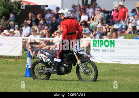 11 maggio 2024 il team di esposizione motociclistica Imps si è formato al Nottinghamshire County Show Foto Stock