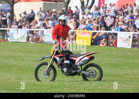 11 maggio 2024 il team di esposizione motociclistica Imps si è formato al Nottinghamshire County Show Foto Stock