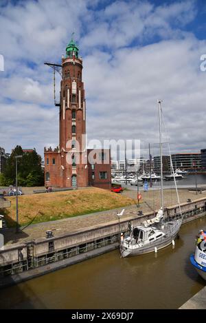 Europa, Germania, Brema, Bremerhaven, grande faro, costruito nel 1854, Bremerhaven, luce posteriore, faro a lanterna, edificio in mattoni, altezza 39,9 m. Foto Stock