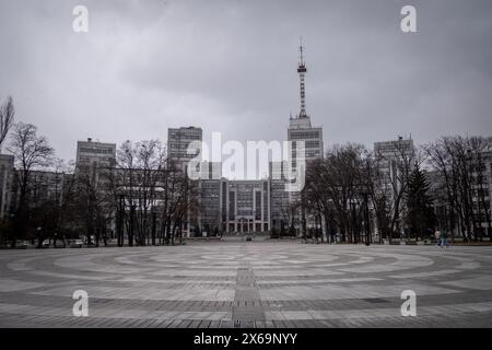 © Michael Bunel/le Pictorium/MAXPPP - Charkiv 10/03/2024 Michael Bunel/le Pictorium - 10/03/2024 - Ucraina/kharkiv oblast/Kharkiv - Batiments administratifs et civils touch par des bombardements russe en plein coeur de la ville de Kharkiv. 13 marte 2022. Kharkiv, Oblast' di Kharkiv. Ucraina. - Valeurs ACtuelles out, no jdd, jdd out, RUSSIA OUT, NO RUSSIA #norussia/10/03/2024 - Ucraina/kharkiv oblast/Kharkiv - edifici amministrativi e civili colpiti dai bombardamenti russi nel cuore di Charkiv. 13 marzo 2022. Kharkiv, Oblast' di Kharkiv. Ucraina. Foto Stock