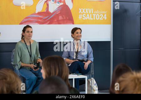 Torino, Italia. 12 maggio 2024. Neige Sinno (a sinistra) con Daria Bignardi (a destra) durante la presentazione del libro alla Fiera del Libro di Torino 2024 crediti: Marco Destefanis/Alamy Live News Foto Stock