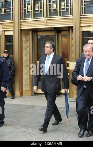New York, Stati Uniti. 16 aprile 2018. Michael Cohen lascia l'edificio della Corte Federale di New York dopo un giorno di udienze riguardanti i pagamenti di denaro per conto di Donald Trump a Stormy Daniels prima delle elezioni presidenziali del 2016. (Credit Image: © Catherine Nance/SOPA Images via ZUMA Press Wire) SOLO PER USO EDITORIALE! Non per USO commerciale! Foto Stock