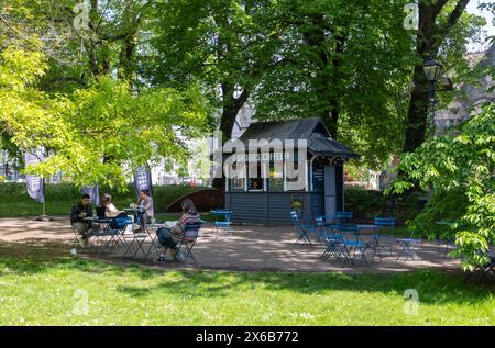 Bar Brodie's a Gorsedd Gardens, Cathays Park, Cardiff, Galles Foto Stock