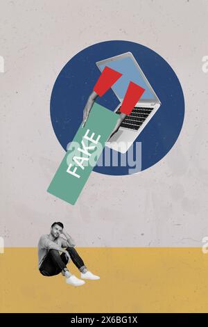 Immagine collage composito verticale dello schermo del laptop ARM tenere il finto mini ragazzo isolato su sfondo creativo Foto Stock