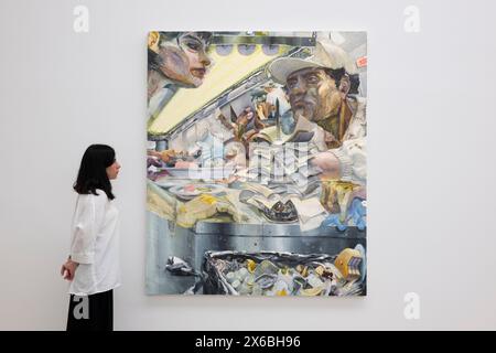 White Cube, Masons Yard, Londra, Regno Unito. 14 maggio 2024. "Boombox" è una mostra di dipinti complessi di Danica Lundy (1991, Salt Spring, Canada). Nella sua seconda mostra con la galleria, Lundy esplora le strutture del potere e le loro varie manifestazioni all'interno del tessuto del quotidiano. La mostra si svolge dal 15 maggio al 29 giugno. Crediti: Malcolm Park/Alamy Live News Foto Stock