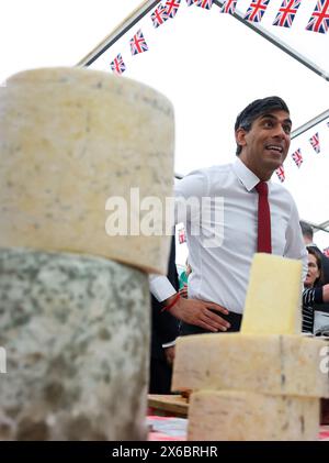 Il primo ministro Rishi Sunak visita le bancarelle nel giardino di Downing Street, Londra, durante il secondo summit Farm to Fork per i membri delle industrie agricole e alimentari. Data foto: Martedì 14 maggio 2024. Foto Stock