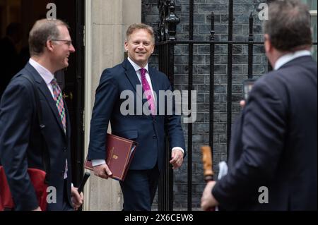 Londra, Inghilterra, Regno Unito. 14 maggio 2024. Segretario alla difesa, GRANT SHAPPS (centro) lascia Downing Street dopo una riunione del Gabinetto. (Credit Image: © Thomas Krych/ZUMA Press Wire) SOLO PER USO EDITORIALE! Non per USO commerciale! Crediti: ZUMA Press, Inc./Alamy Live News Foto Stock