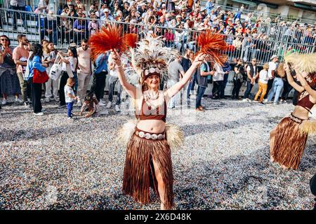 Mentone, Francia - 18 febbraio 2024: Apertura della "festa del limone" a Mentone e del famoso carnevale Foto Stock