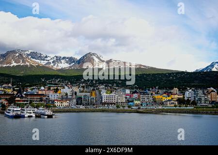 Grazie alla sua posizione, Ushuaia è perfetta come terminal delle navi da crociera per le popolari navi da crociera antartiche, avendo accesso al Canale di Beagle. Foto Stock