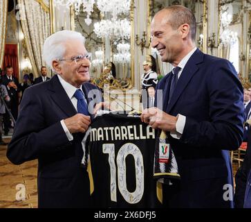 Roma, Italia. 14 maggio 2024. il presidente della Repubblica Sergio Mattarella l'allenatore della Juventus Massimiliano Allegri durante l'incontro delle finaliste della Coppa Italia Frecciarossa, Juventus e Atalanta, al Quirinale a Roma, Marted&#xec;, 14 maggio 2024 (foto Roberto Monaldo/LaPresse) Presidente della Repubblica Sergio Mattarella allenatore della Juventus Massimiliano Allegri durante l'incontro dei finalisti di Coppa Italia Frecciarossa, Juventus e Atalanta, al Quirinale di Roma, martedì 14 maggio 2024 (foto di Roberto Monaldo/LaPresse) crediti: LaPresse/Alamy Live News Foto Stock