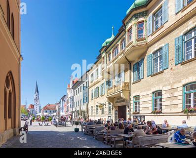 Piazza Hauptplatz, chiesa St. Johannes Baptist Pfaffenhofen an der ILM Oberbayern, Münchner Umland, su Bayern, Baviera Germania Foto Stock