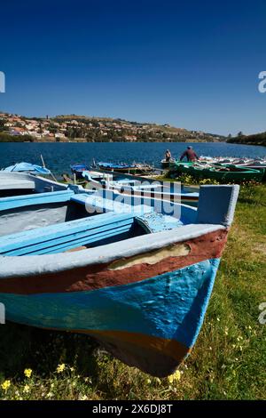 L'Italia, Sicilia, Messina, Ganzirri lago, le barche dei pescatori e per i pescatori Foto Stock