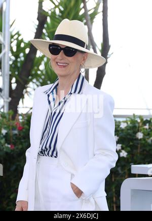 Cannes, Francia. 14 maggio 2024. Meryl Streep partecipa a una chiamata fotografica mentre riceve una Palme d'Or onoraria al 77° Festival annuale di Cannes al Palais des Festivals il 14 maggio 2024 a Cannes, in Francia. Foto: DGP/imageSPACE/Sipa USA credito: SIPA USA/Alamy Live News Foto Stock