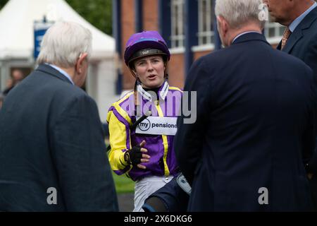 Windsor, Berkshire, Regno Unito. 13 maggio 2024. Il cavallo Richard P Smith (numero 1) guidato dal fantino Saffie Osborne vince le Tips for Every Race al Raceday-Ready.com handicap Stakes presso il Royal Windsor Racecourse di Windsor, Berkshire. Proprietario David Hicken, Trainer ed Dunlop, Newmarket, allevatore Wardstown Stud Ltd, Sponsor ed Dunlop Racing Ltd Crediti: Maureen McLean/Alamy Live News Foto Stock