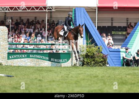 Louise Harwood di Gran Bretagna con spirito nativo durante il salto di qualità a Badminton Horse Trials il 12 maggio 2024, Badminton Estate, Regno Unito (foto di Maxime David - MXIMD Pictures) Foto Stock